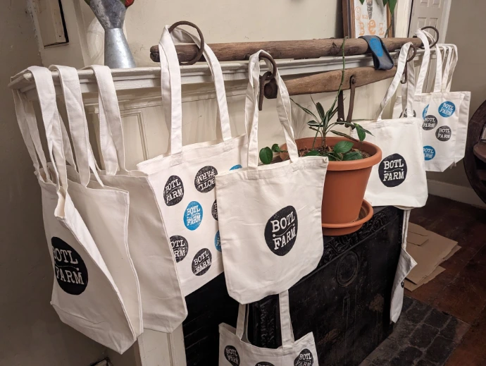 tote bags hanging